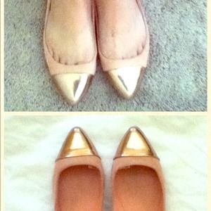 American Eagle pink & gold flats