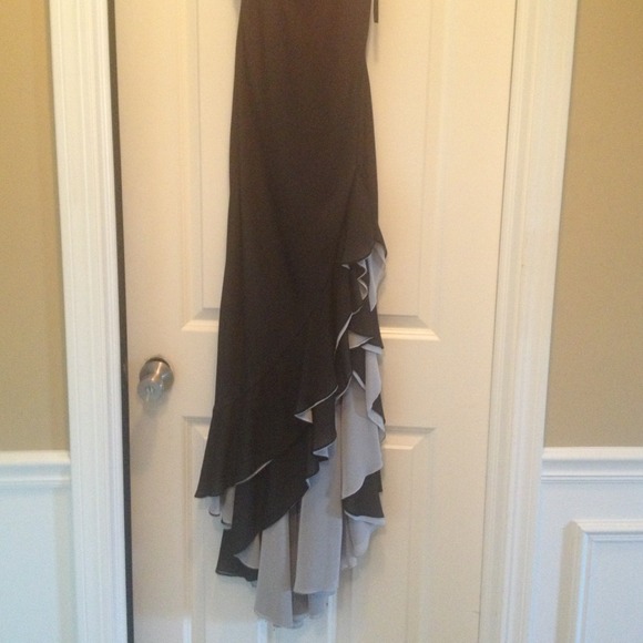 Dress - Picture 3 of 4