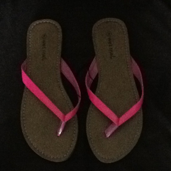 💢SOLD💢Hot pink sandles - Picture 1 of 2