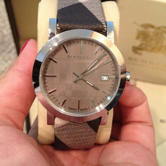 SOLD AUTH. Unisex Burberry watch - Picture 2 of 4