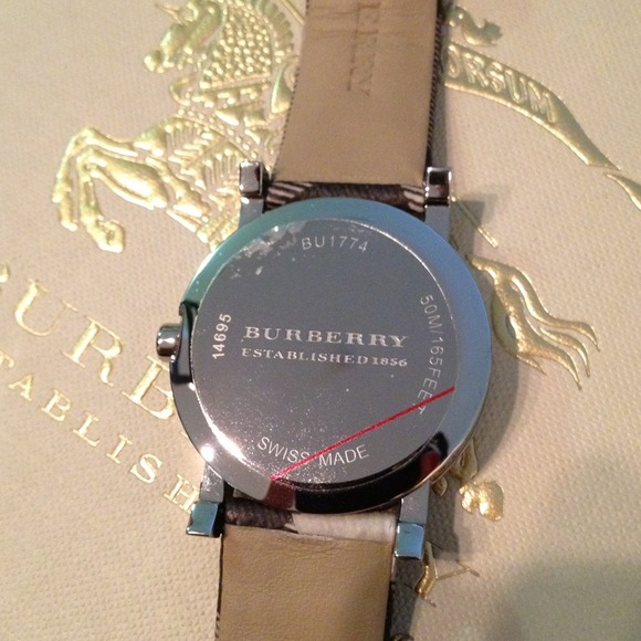 SOLD AUTH. Unisex Burberry watch - Picture 4 of 4