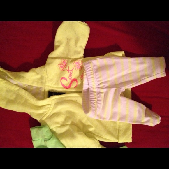 Newborn outfits - Picture 3 of 3