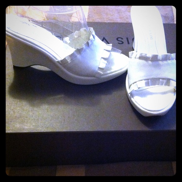 ENZO Leather wedge heels ***bundled for @mopie***