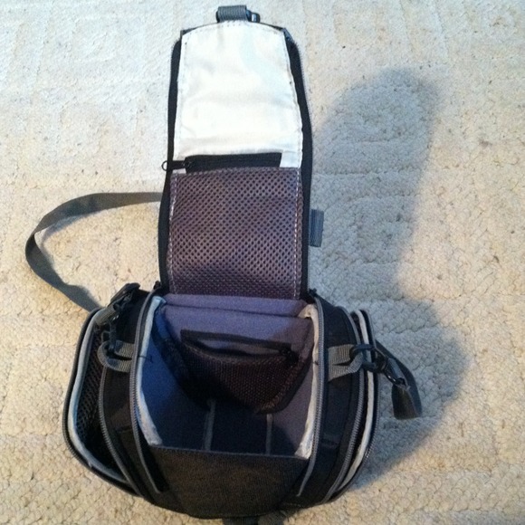 SOLD!!!!!!🌺 Camera case🌺 - Picture 2 of 2