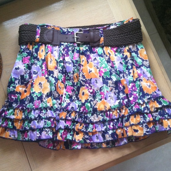 Soft flowy floral skirt by candies