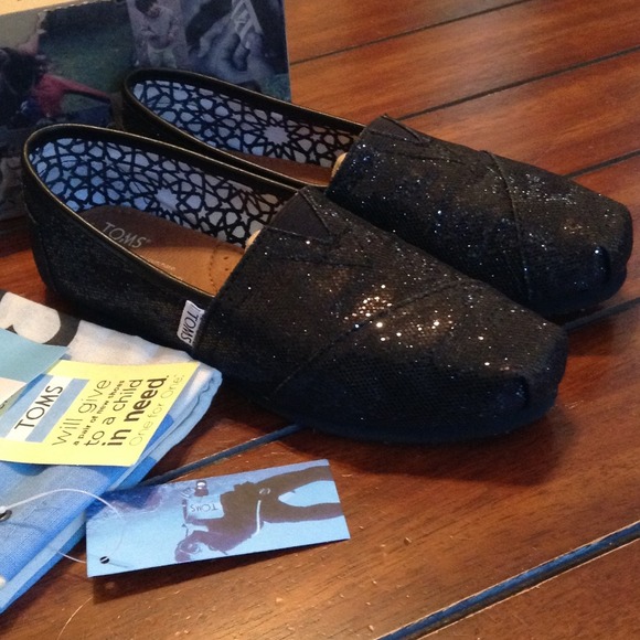 🚫SOLD🚫  🎀💯Authentic Toms Shoes🎀black glitter - Picture 2 of 4