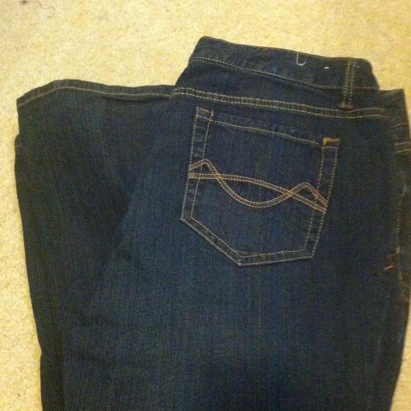 -Sold in bundle-NWOT Mossimo boot cut jean