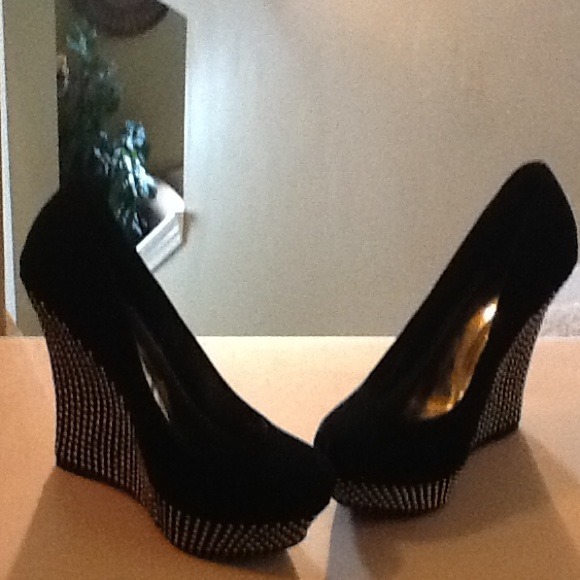 NEW Black wedge heels with gold studs