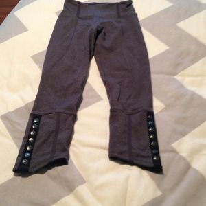 Lululemon-Snap me up crops