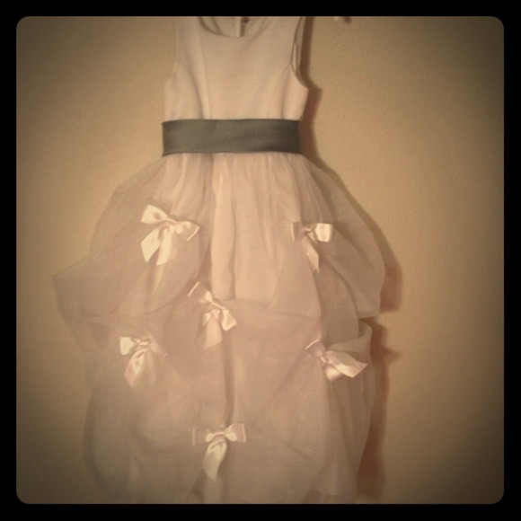 ✂Reduced from 50✂ Beautiful flower girl dress