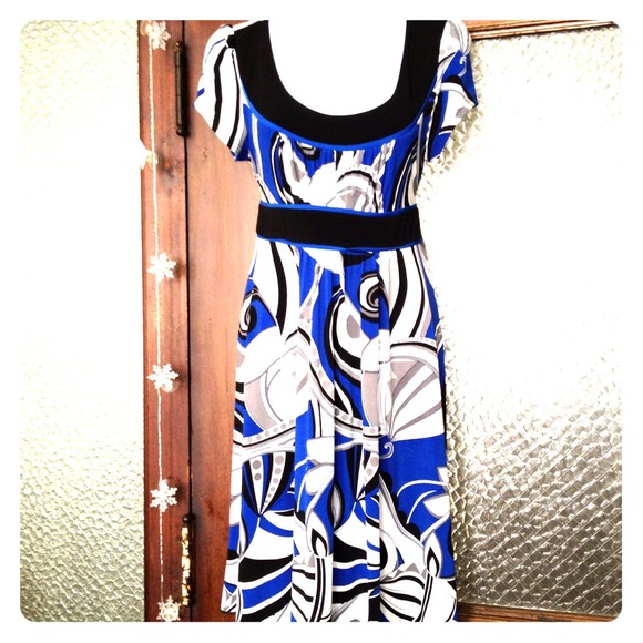 Sharp-looking black/white/blue dress