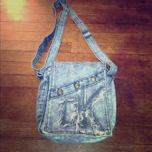⭐⭐⭐⭐SOLD⭐⭐⭐⭐Denim cross body bag.⭐⭐⭐⭐
