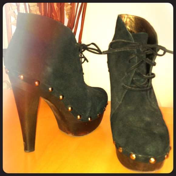 STEVE MADDEN Black Suede Ankle Boot 8 1/2 - EUC!