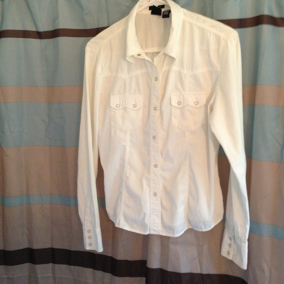 Gap stretch white button up -white snap buttons - Picture 2 of 4