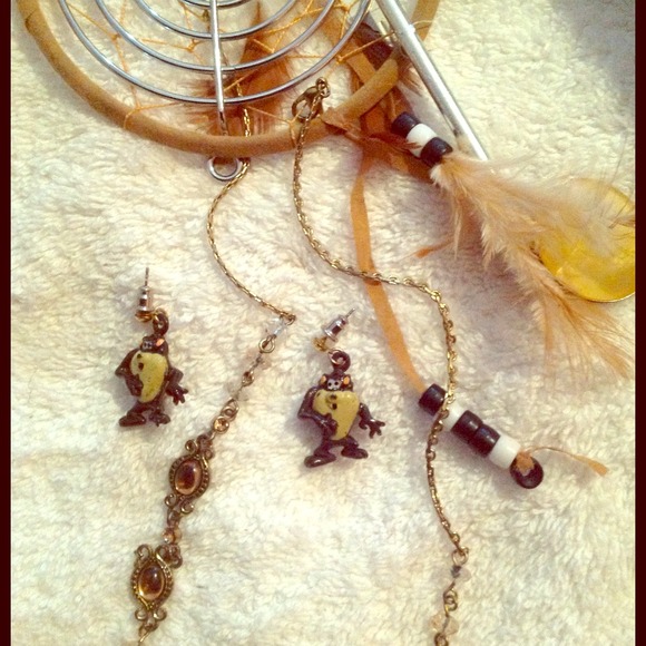 Adorable Looney Tunes earrings!