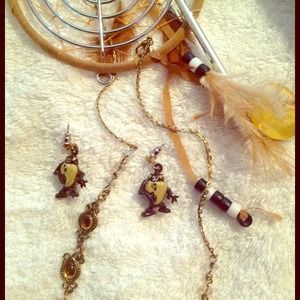 Adorable Looney Tunes earrings!