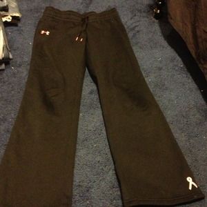 * Sold in bundle*Under armour breast cancer editio