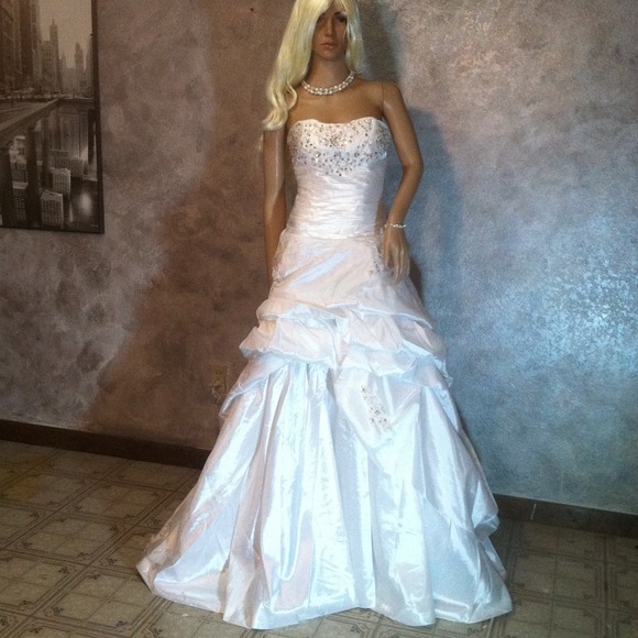 Dresses & Skirts - New wedding dress