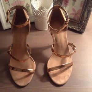 ⛔SOLD⛔Zara Blush/Rose Gold suede sandals Sz 36