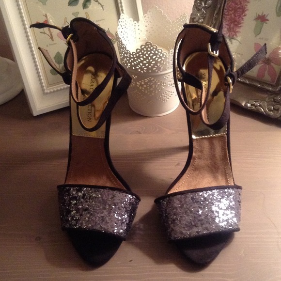 ⛔SOLD⛔Zara Gold & Silver Sparkle Sandals Sz 36