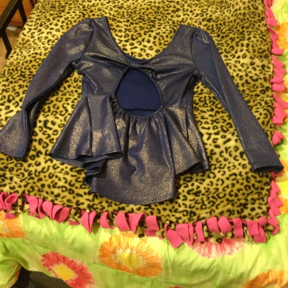 Blue glitter bow on the back cut out shirt