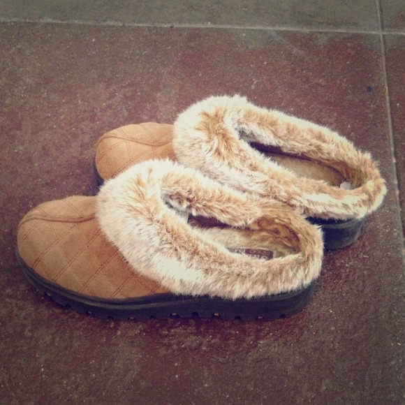Skechers shoes with fur trim