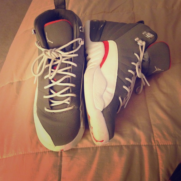 ❌REDUCED❌Jordan cool grey 12's - Picture 1 of 4