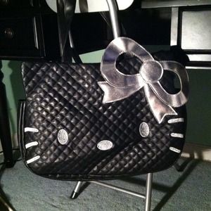 PLEATHER HELLO KITTY TOTE PURSE
