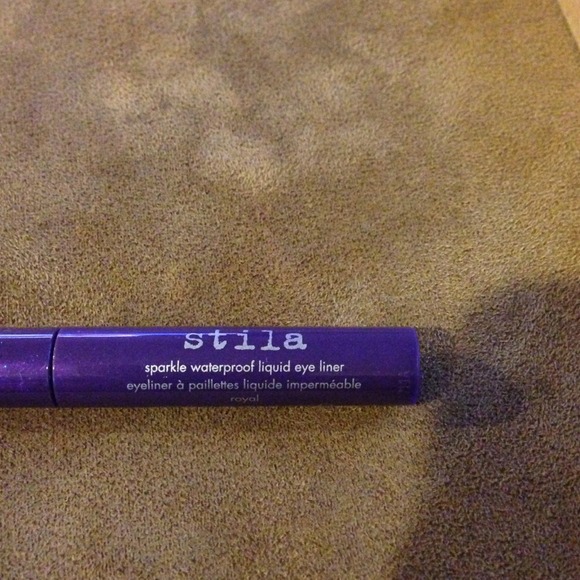 Stila Sparkle Waterproof Liquid Eyeliner in Purple - Picture 2 of 2
