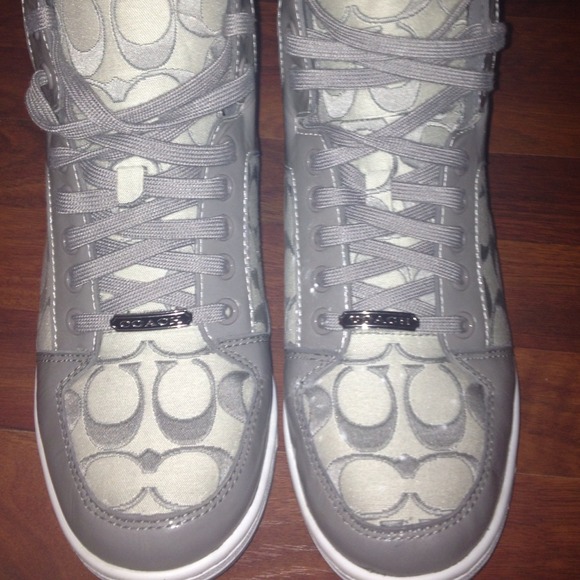 Size9 Couch Sneakers