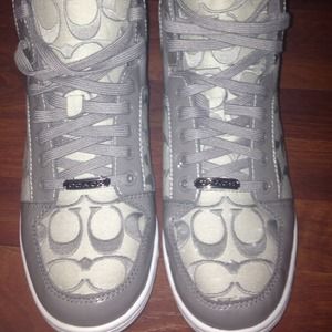 Size9 Couch Sneakers