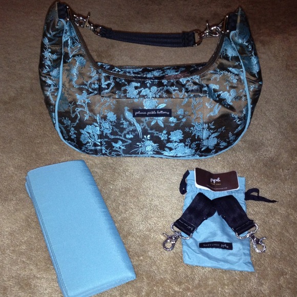 petunia pickle bottom touring tote