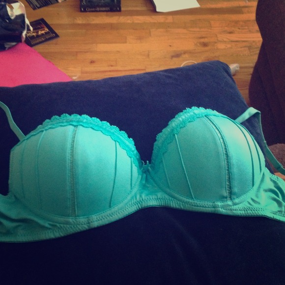 ⛔SOLD⛔Honeydew bra