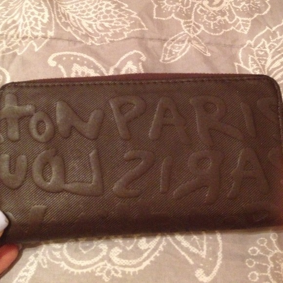LV Wallet