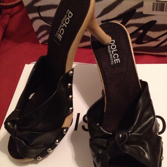 Shoes - Picture 2 of 2