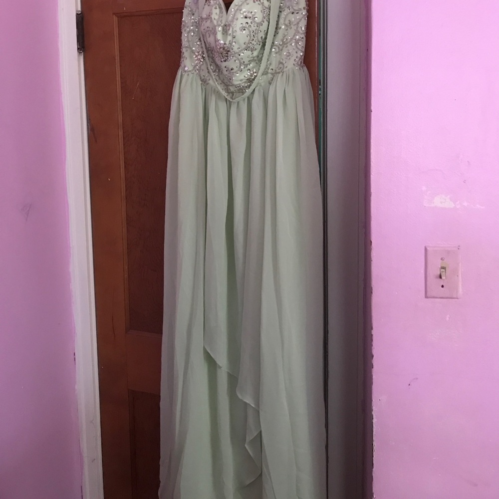 Prom/Evening Gown - Picture 3 of 3