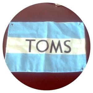 SOLD! Toms dust bag!