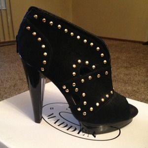 STEVE MADDEN, Suede, studded open toe bootie