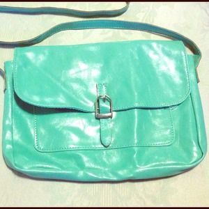 Super Cute Mint Crossbody Bag!