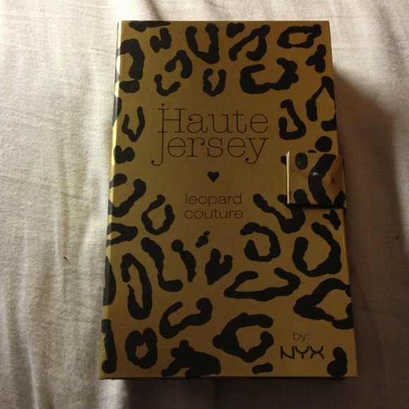 NYX Haute Jersey book palette!