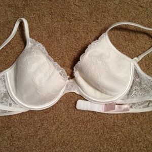 ✨Reduced✨Victoria Secret White Lace Bra