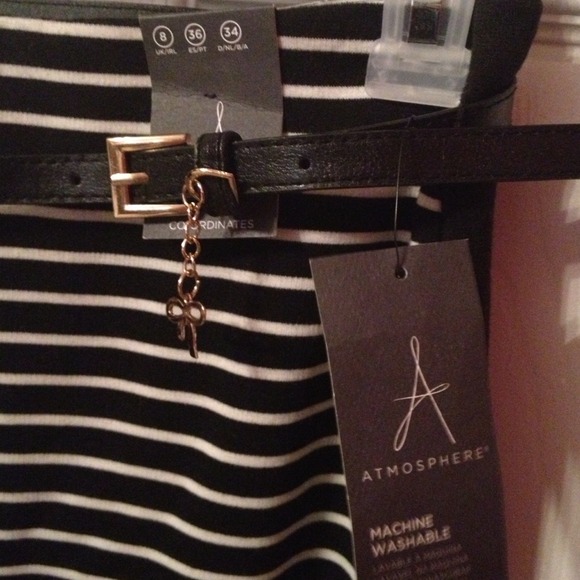 🚫❌SOLD❌🚫Black & white striped pencil skirt! - Picture 2 of 3