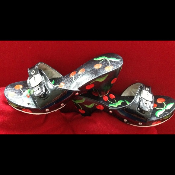 Reduced hand Painted Dr Scholls Cherry Heels🍒