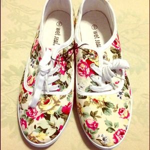 💙RESERVED💙 Wet Seal Canvas Oxfords