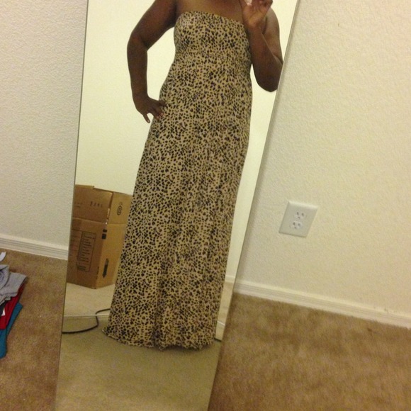 H&M Dresses & Skirts - Cute animal print maxi dress