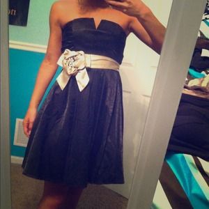 Mandee dress size 3