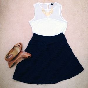 NWOT Sparkley White Top Sz: Med