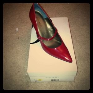 Hurricane Red Nine West Shoes