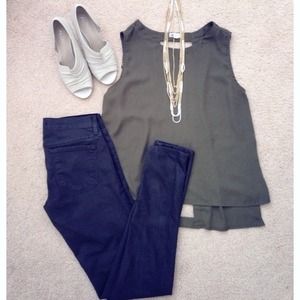 🔴SOLD!!! Worn only once! Army Green Tank