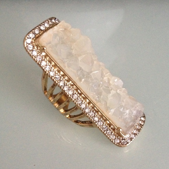 CLEAR STONE GOLD RING - Picture 1 of 4